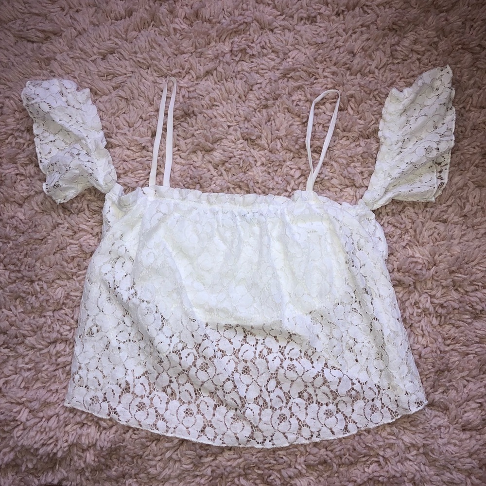 Cold shoulder crop